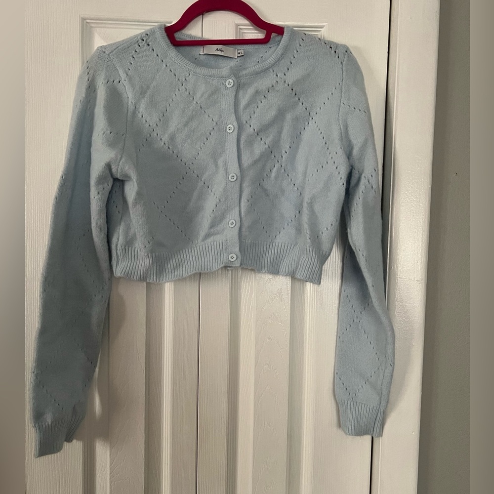 adika blue cropped sweater